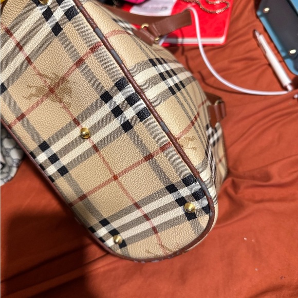 Burberry Classic Checkered Tote Bag with Brown Accents - Picture 6 of 11